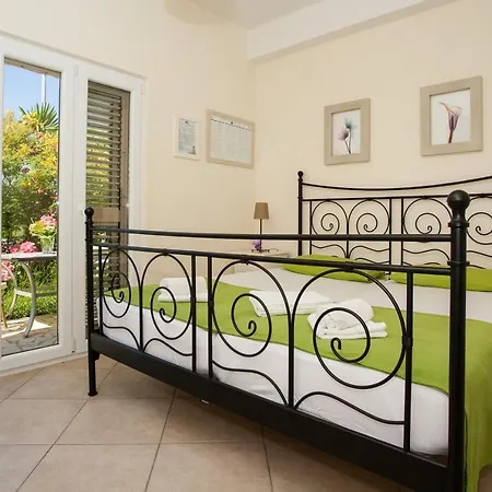 Dino Apartment Krk Town