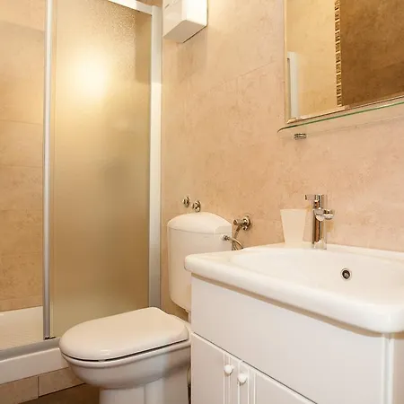 Dino Apartamento Krk Town