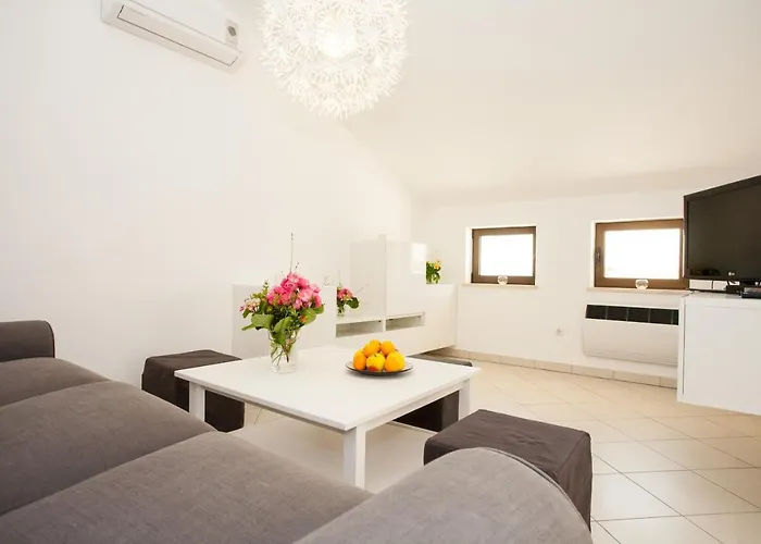 Dino Apartamento Krk Town