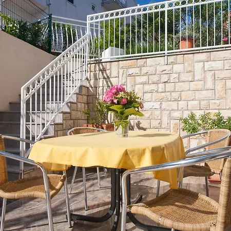 Dino Apartman Krk Town